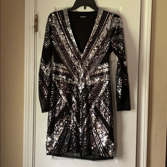 Express | Patterned Sequin Mini Dress - Picture 4 of 5